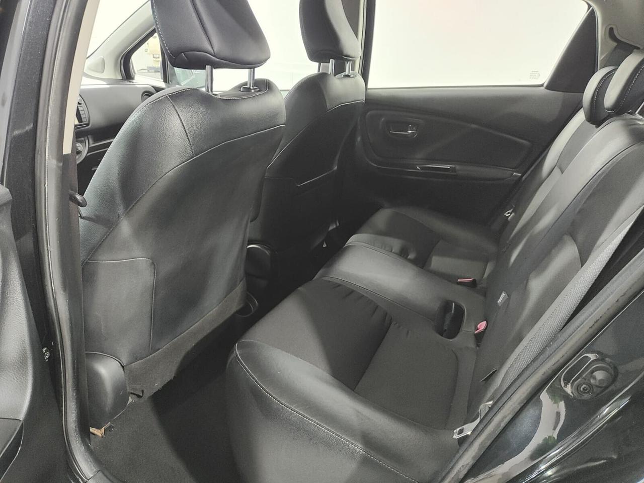 Toyota Yaris 1.0 5 porte Lounge full