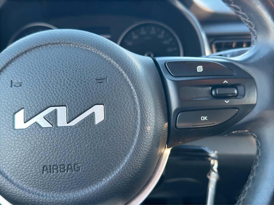 Kia Stonic 1.0 t-gdi mhev Urban 100cv CON TELECAM E CARPLAY