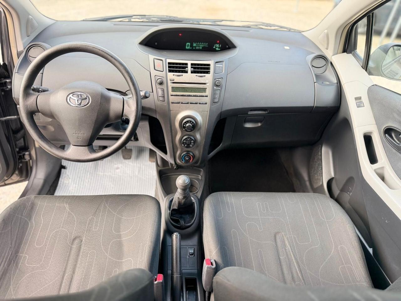 Toyota Yaris 1.0 5 porte Sol