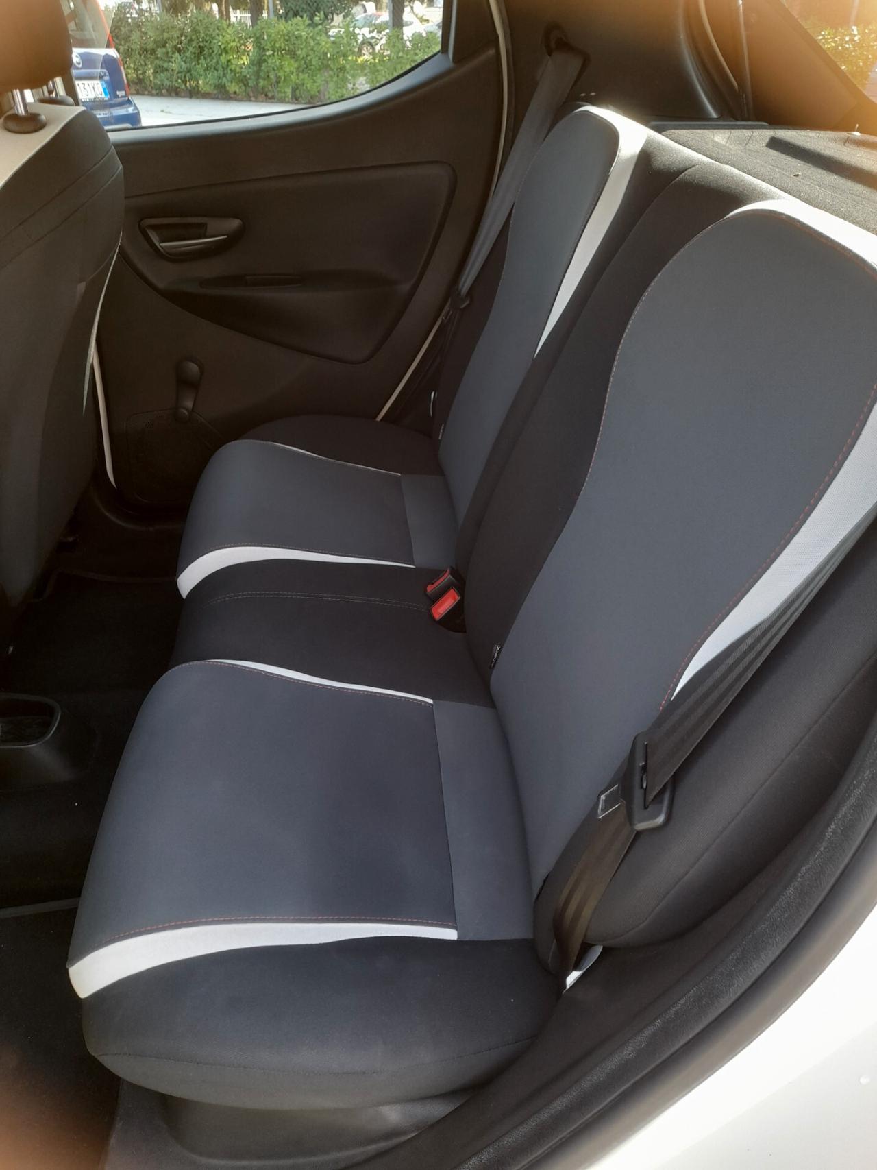 Lancia Ypsilon 0.9 TwinAir 85 CV Metano