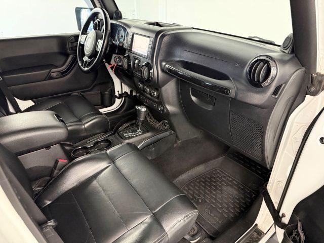 JEEP Wrangler Unlimited 2.8 CRD DPF Sahara Auto