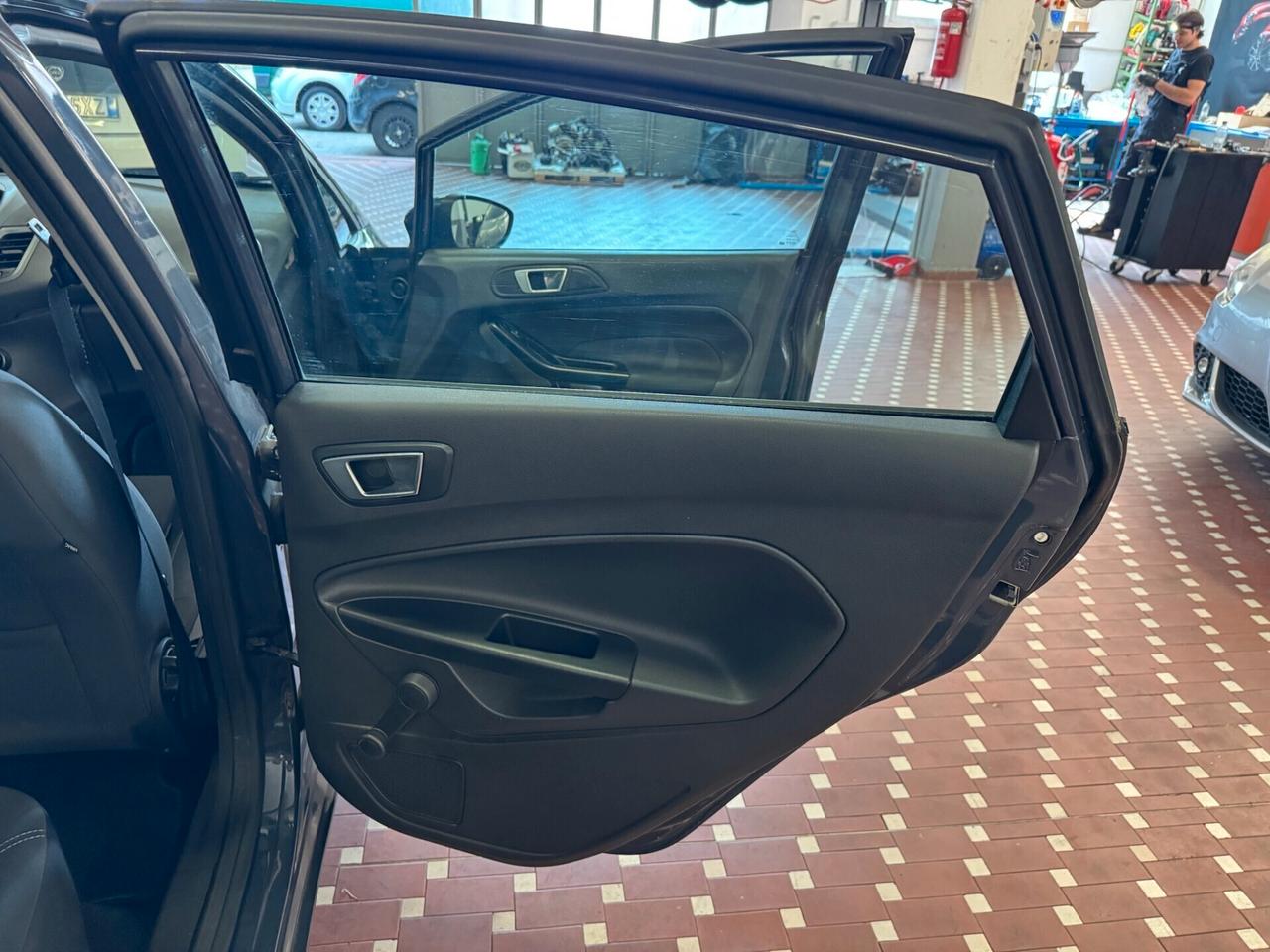 Ford Fiesta 1.2 60CV 5 porte - UNICO PROPRIETARIO