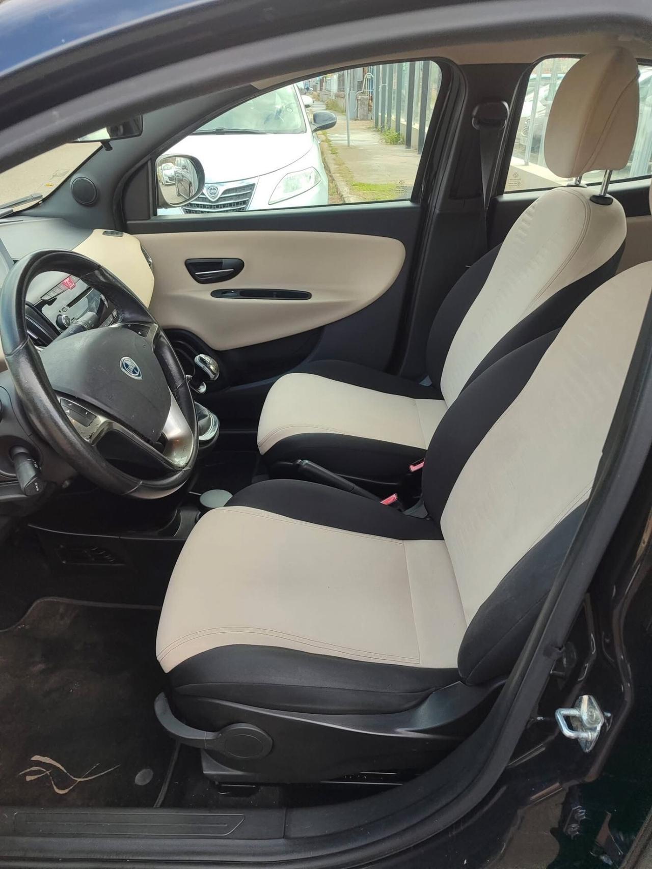 Lancia Ypsilon 1.2 69 CV 5 porte S&S Gold