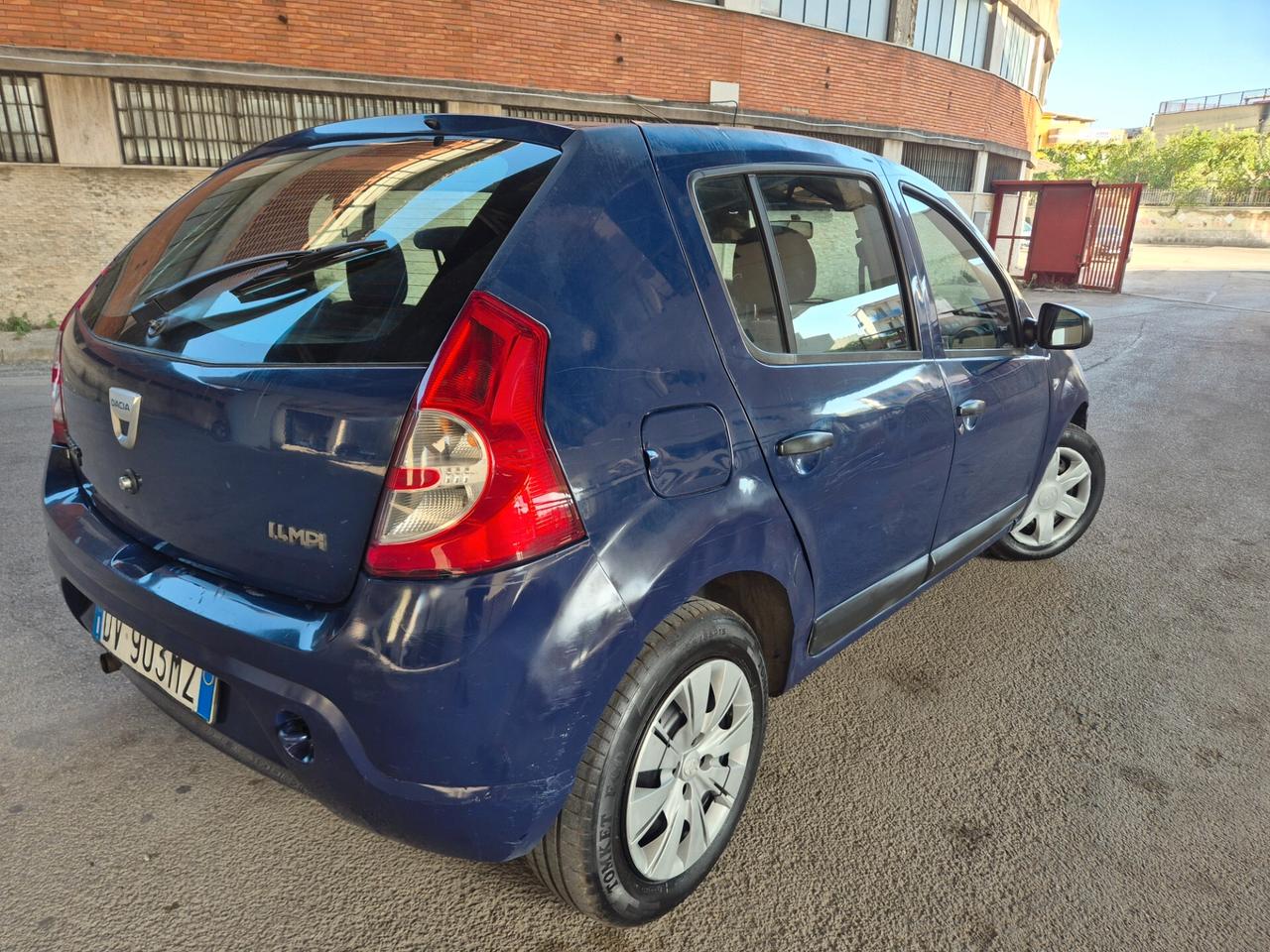 DACIA SANDERO 1.4 GPL TAGLIANDATA DI TUTTO 2010