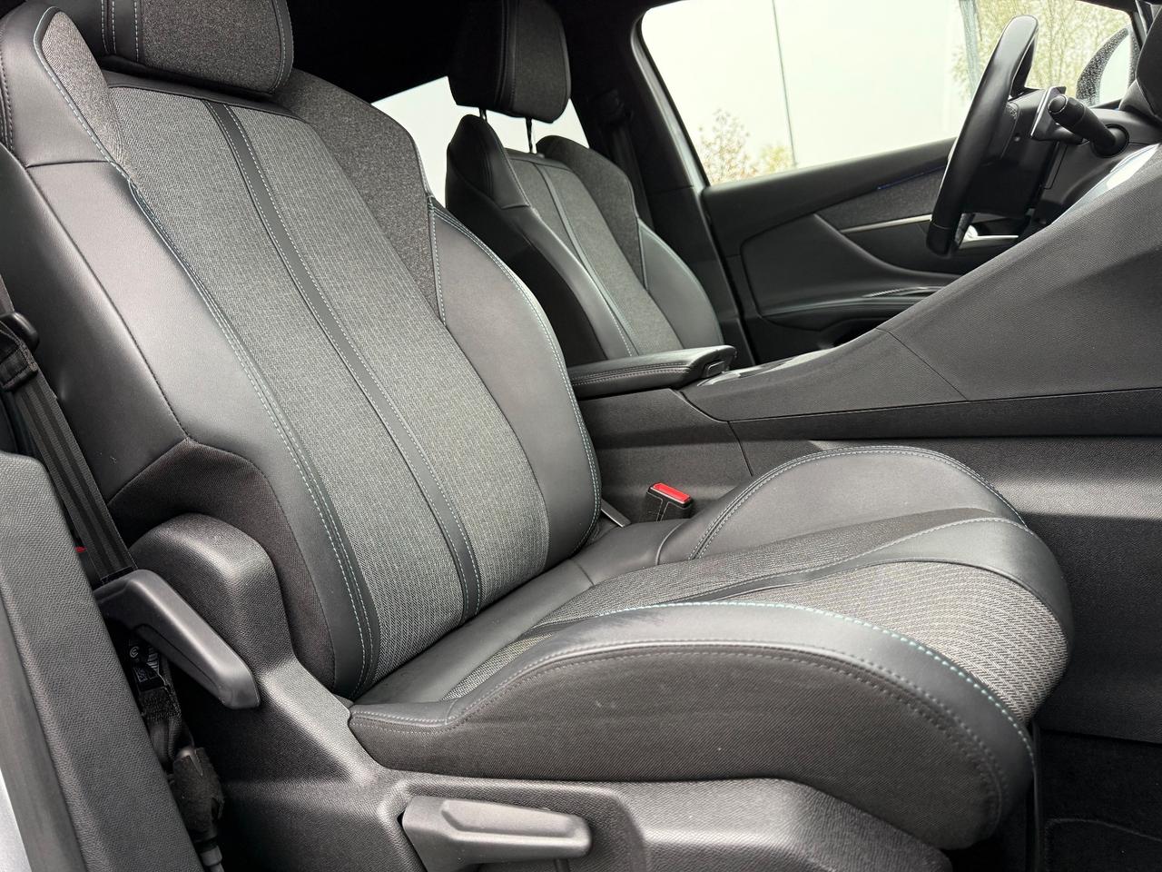 Peugeot 5008 1.5 130 Cv 7 POSTI EAT8 Allure Pack