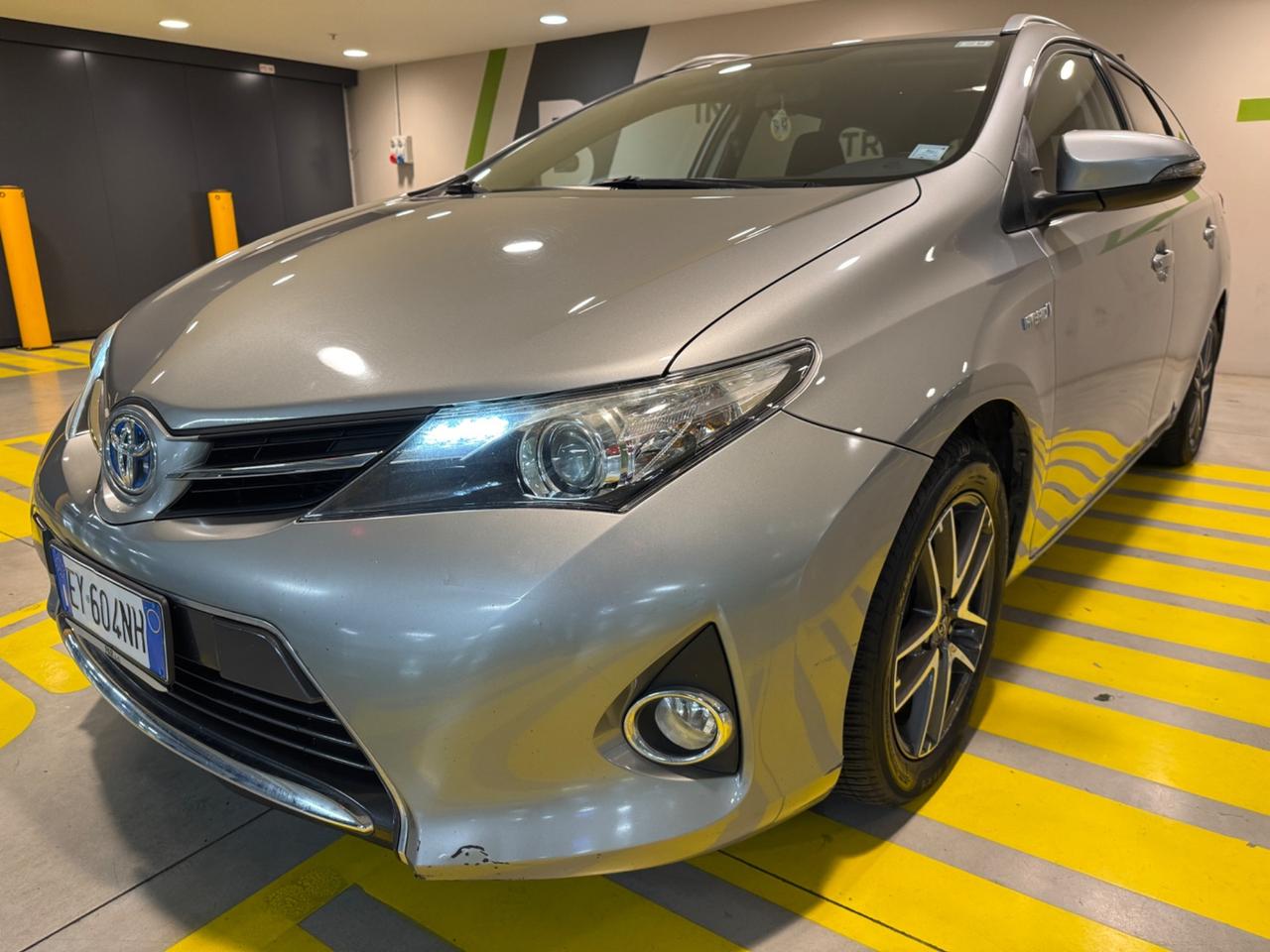 Toyota Auris Touring 1.8 Hybrid