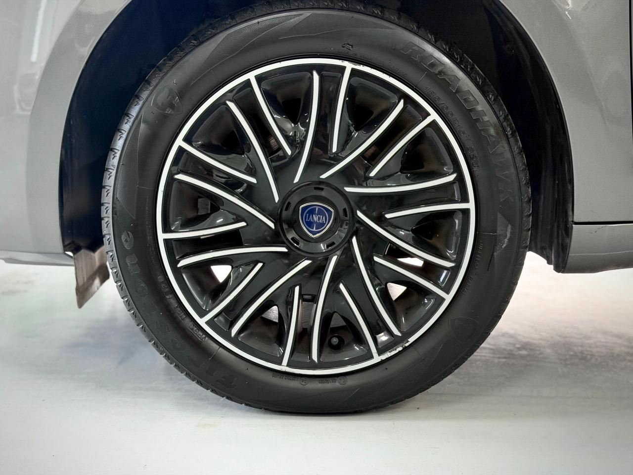 Lancia Ypsilon 1.0 FireFly 5 porte S&S Hybrid Gold