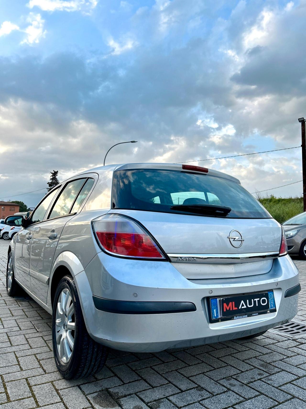 Opel Astra 1.4 16V Twinport 5 porte Enjoy - ok neopatentato