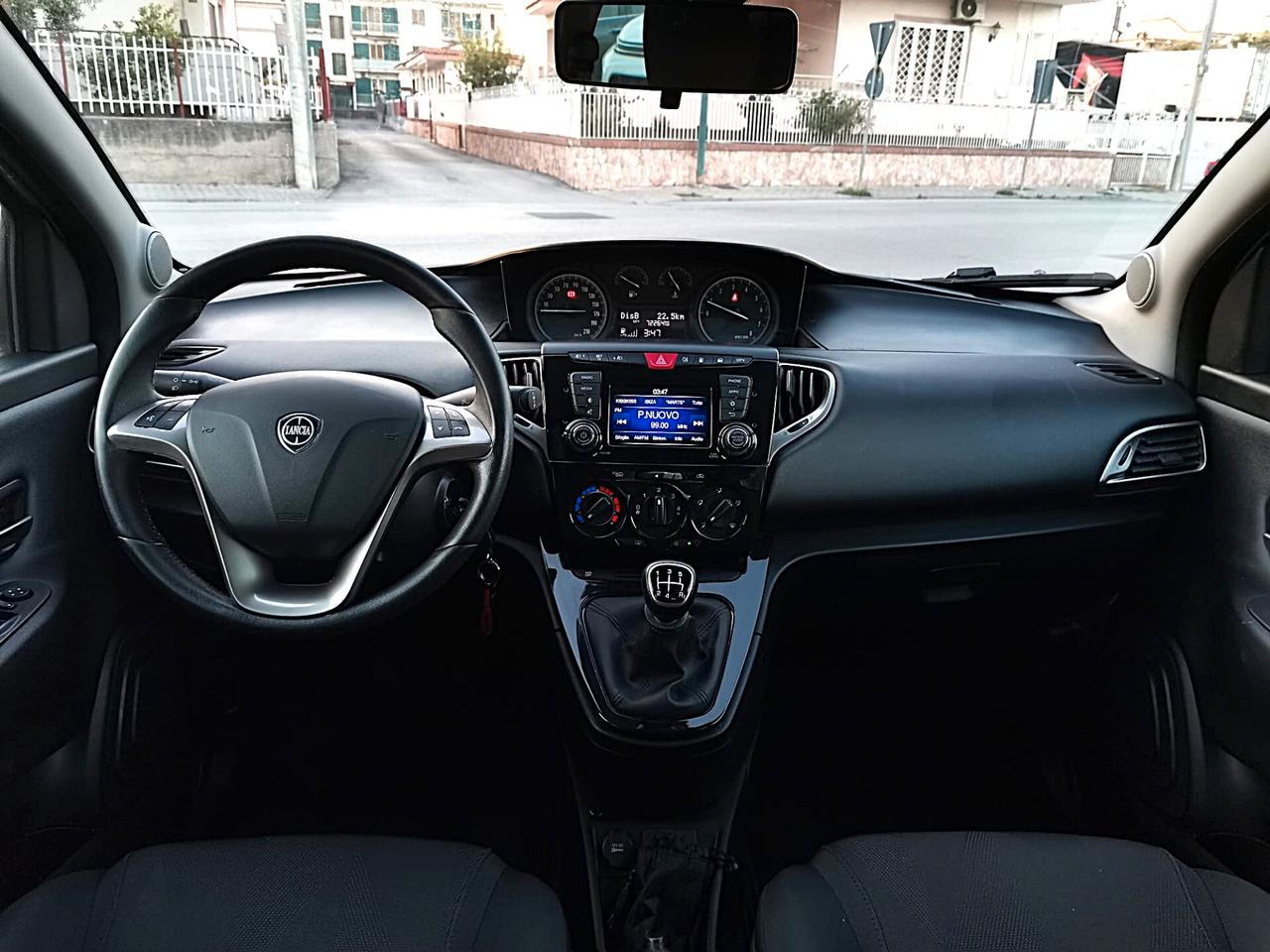 Lancia Ypsilon 1.2 69 CV 5 p. GPL Ecochic Gold