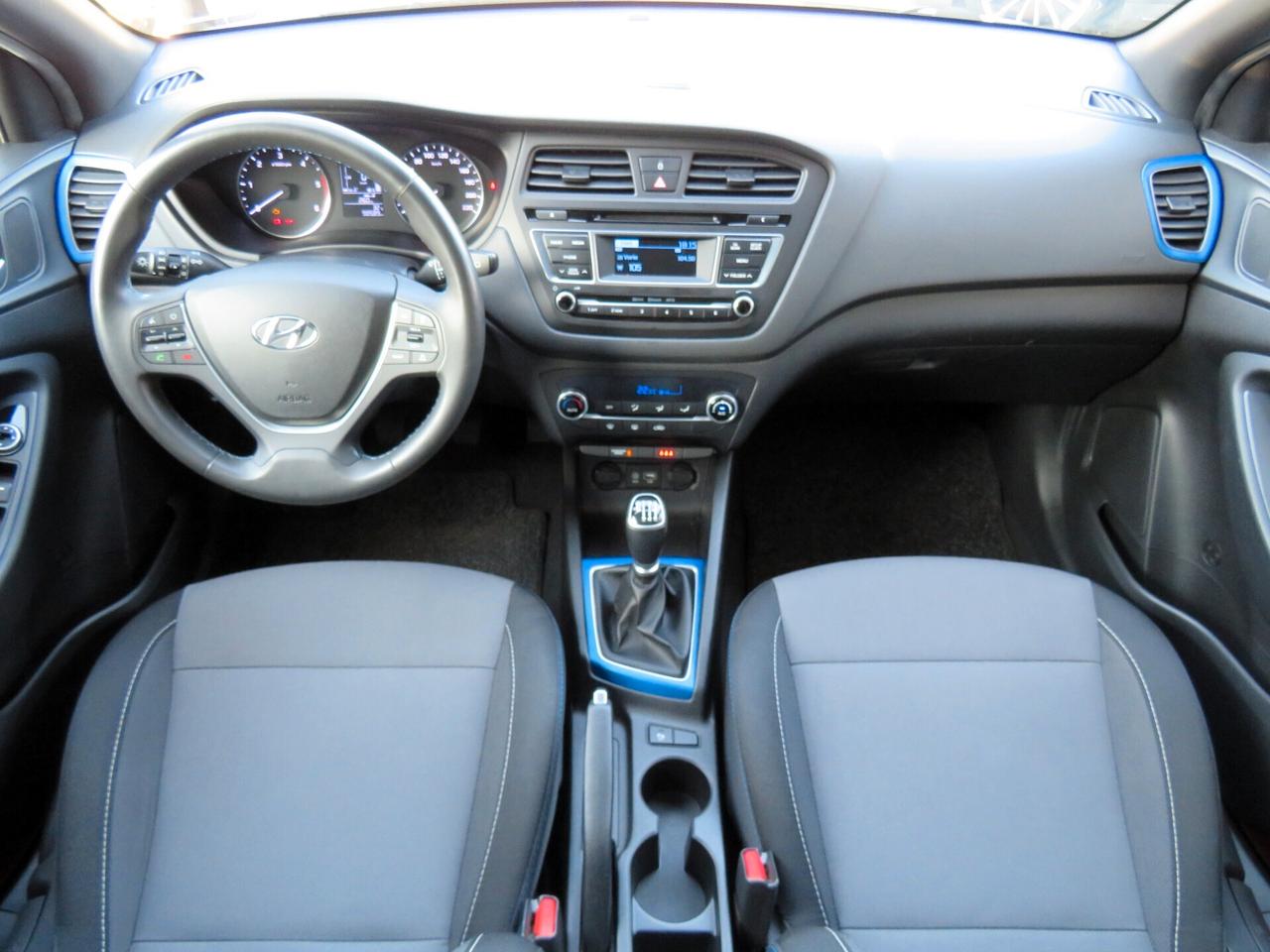 Hyundai i20 1.1 CRDi - PANORAMA - NEOPATENTATI