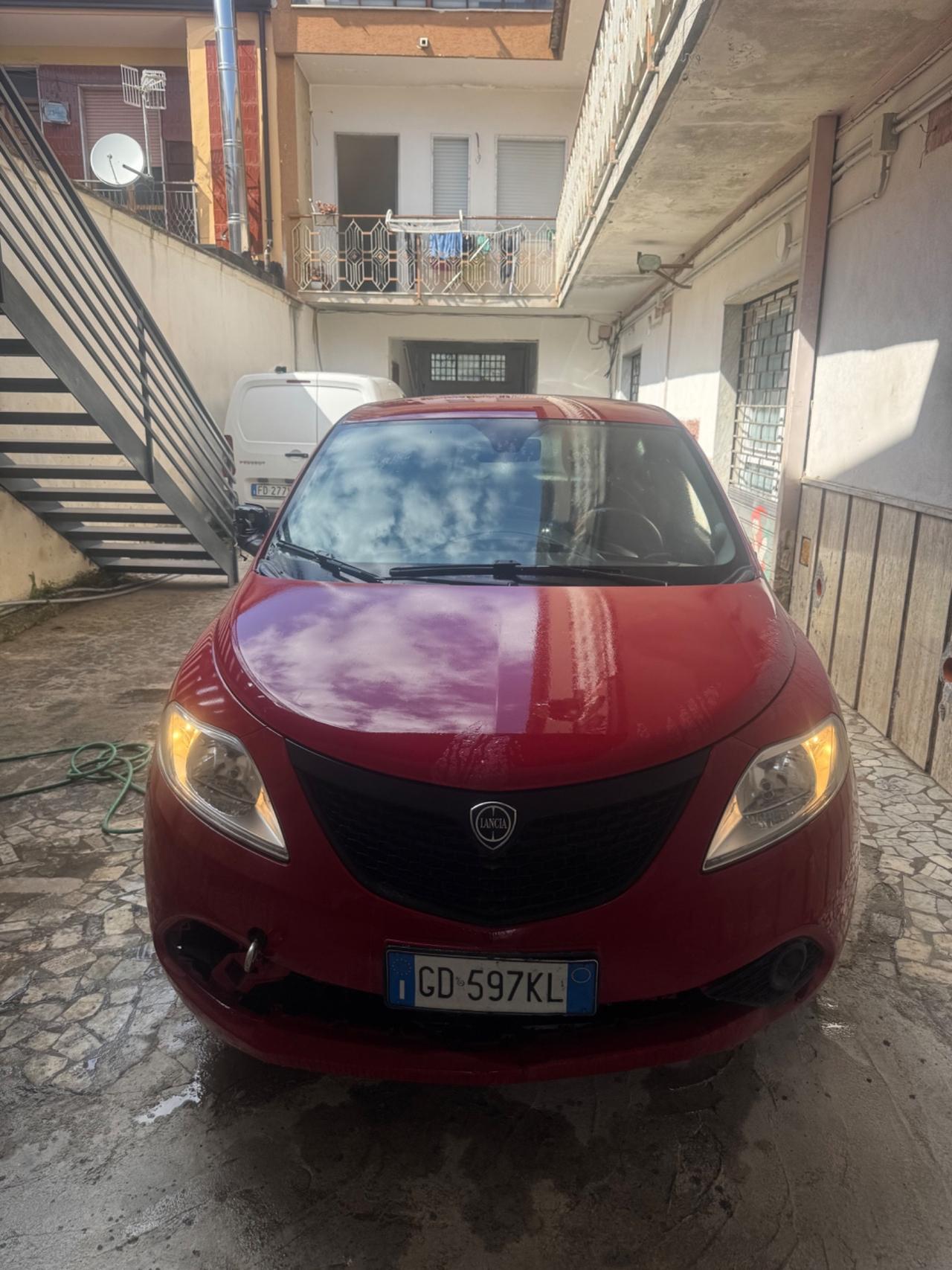 Lancia Ypsilon 1.0 FireFly 5 porte S&S Hybrid Ecochic Gold