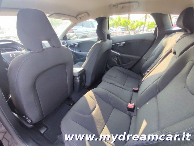 VOLVO V40 D3 Geartronic Momentum