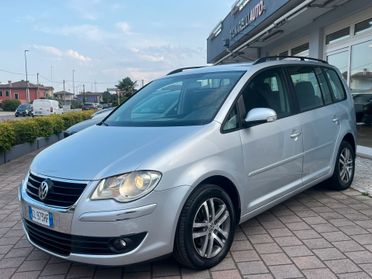 VW Touran 1.9 TDI 105CV DSG 7 POSTI