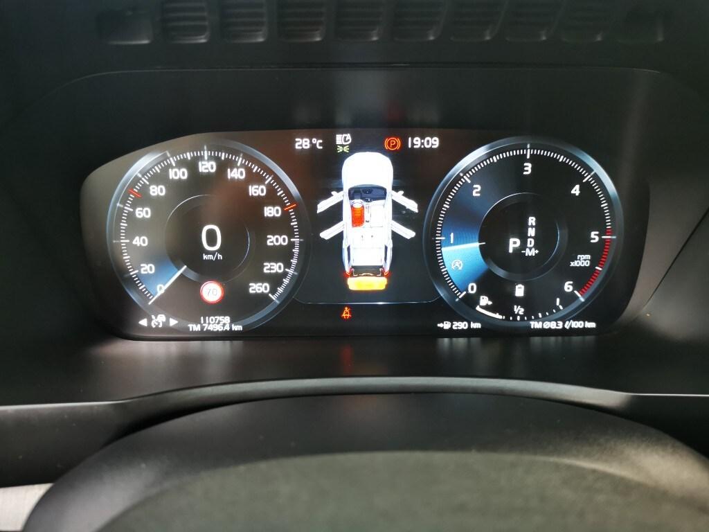 VOLVO XC90 (2014-->) XC90 B5 (d) AWD Geartronic...
