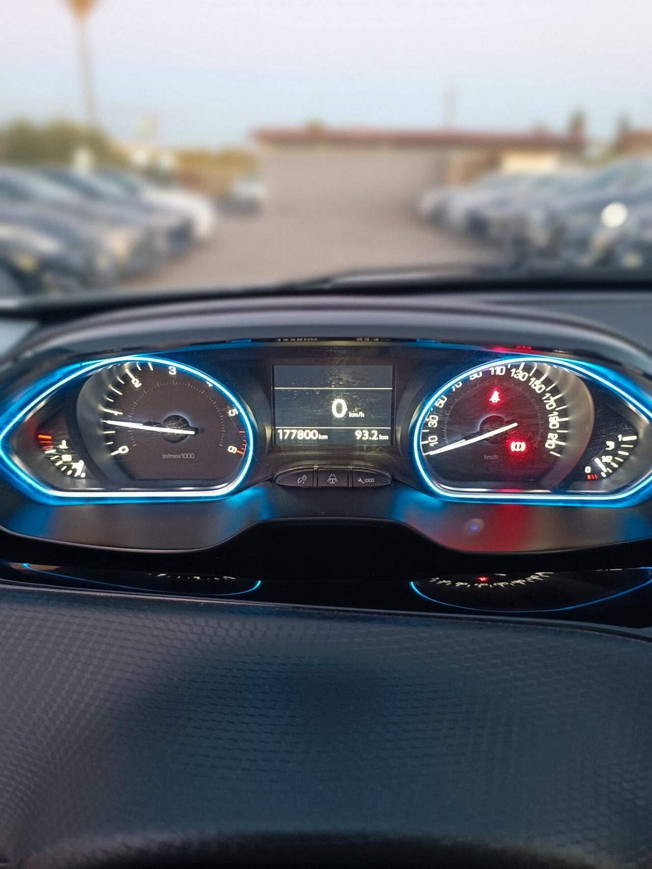 Peugeot 2008 BlueHDi 120 S&S Allure