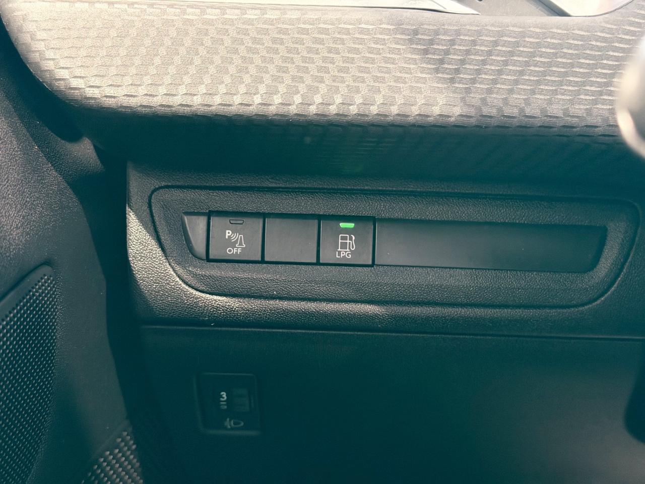 Peugeot 208 - 2018 PureTech 82 5p. GPL Allure