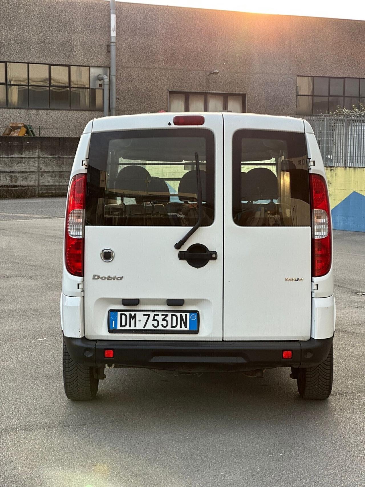 Fiat doblo 5 posti anno 2008 autocarro