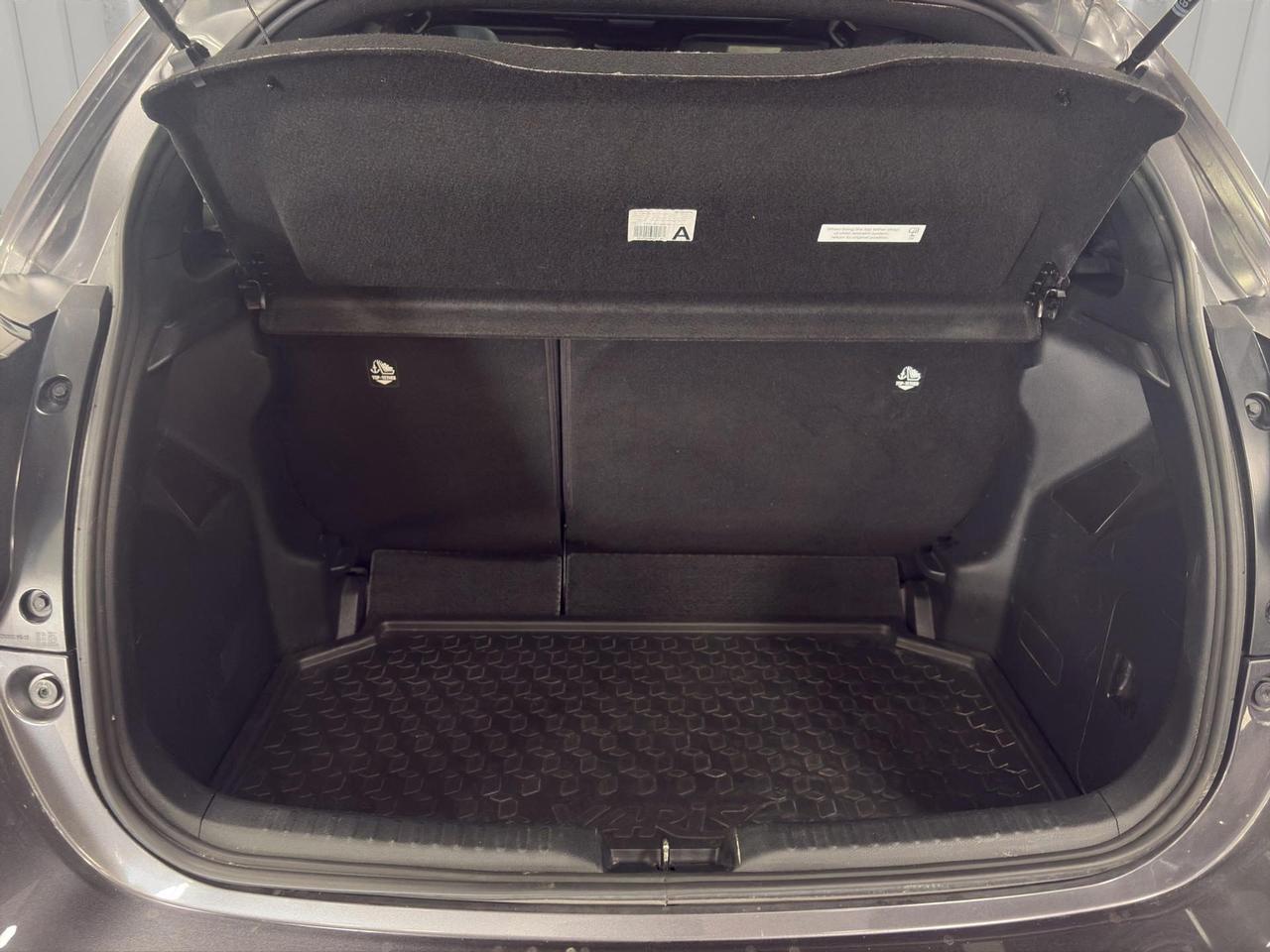 Toyota Yaris 1.5h Lounge