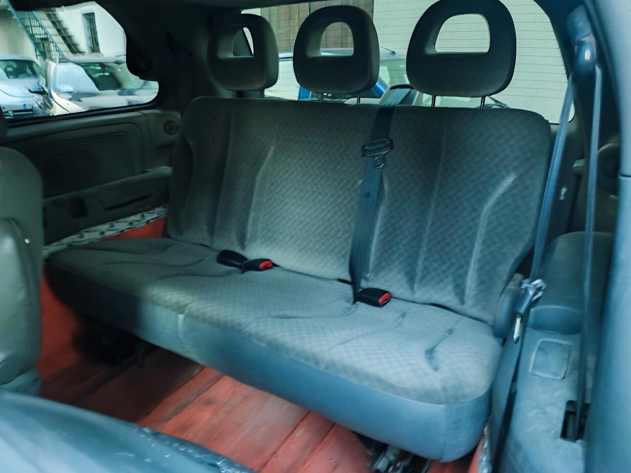 Chrysler Voyager 2.5 CRD 7 posti