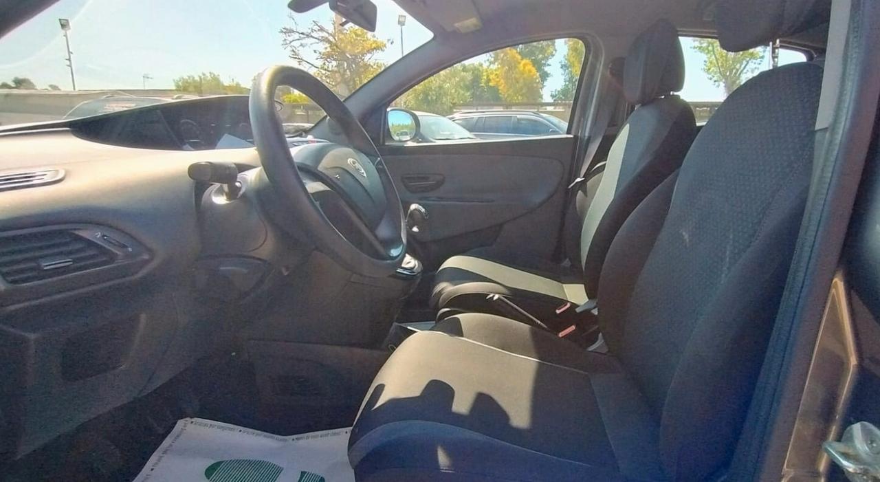Lancia Ypsilon 1.2 69 CV 5 Porte GPL Euro6