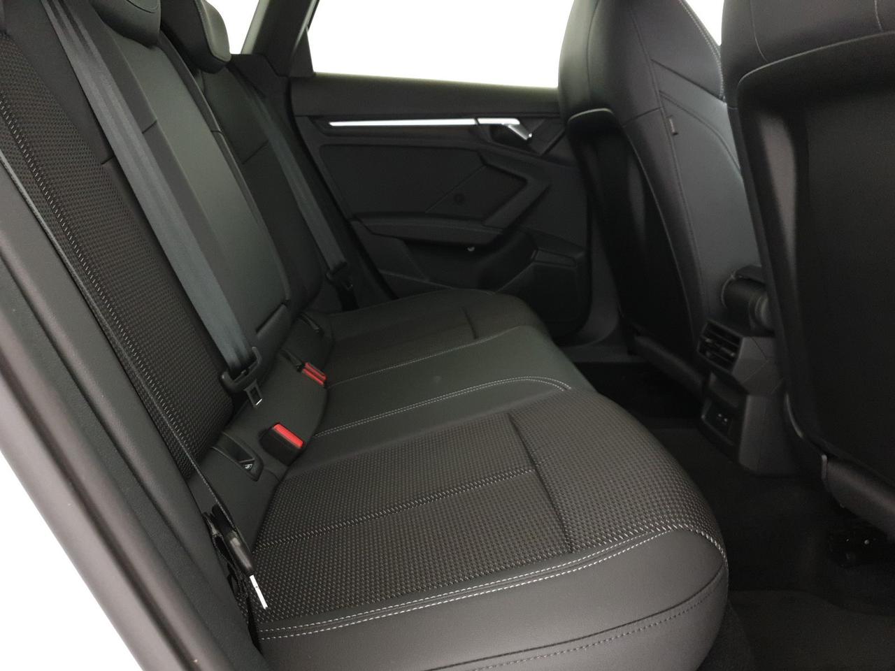 Sportback 30TDI 116CV S tronic Business Advanced