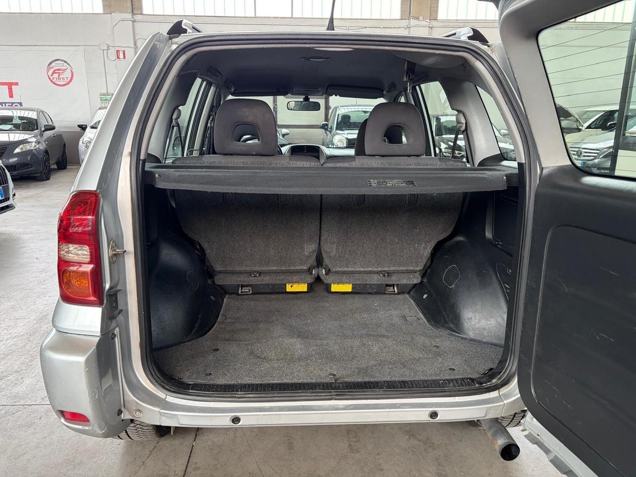 Toyota RAV 4 RAV4 2.0 Tdi D-4D cat 5 porte Sol