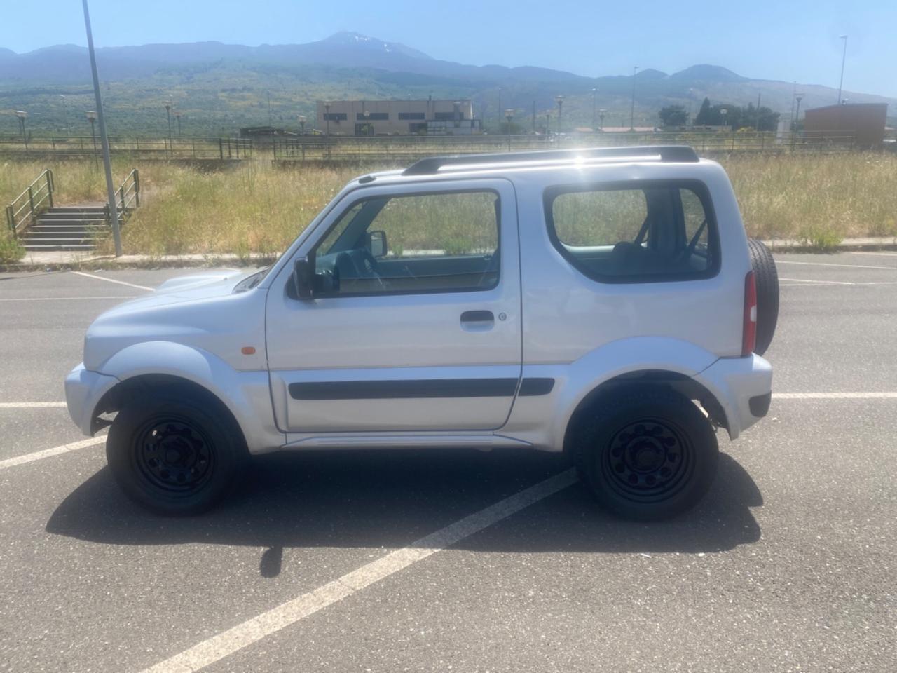 Suzuki Jimny 1.5 DDiS cat 4WD JLX LEGGI DESCRIZIONE