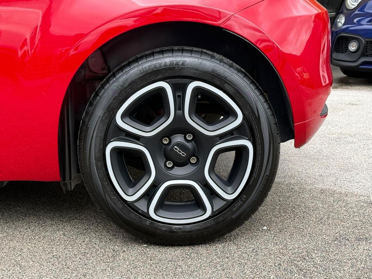 Fiat 500 1.0 Hybrid 70 CV Club