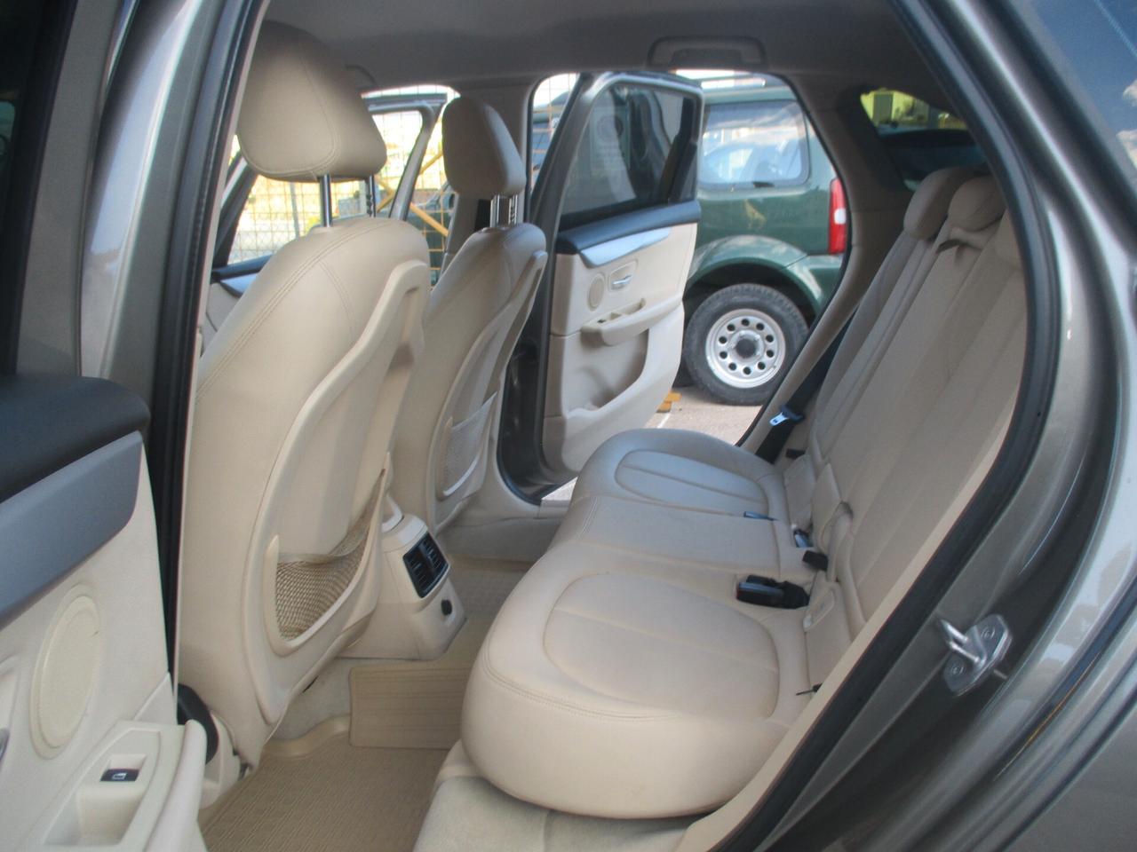 Bmw 2er Active Tourer 218d STRAFULL 2014