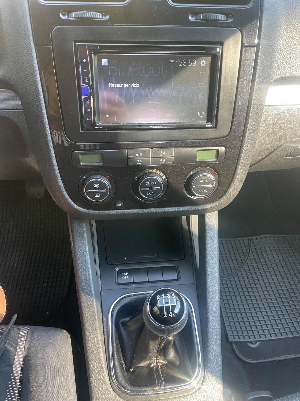 Volkswagen Golf 1.6 16V FSI 5p. Comfortline