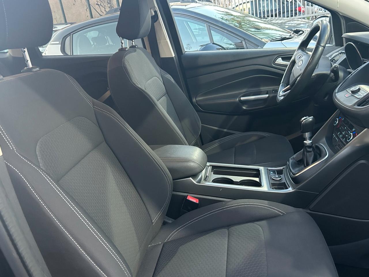 Ford Kuga 1.5 TDCI 120 CV S&S 2WD Powershift Edition