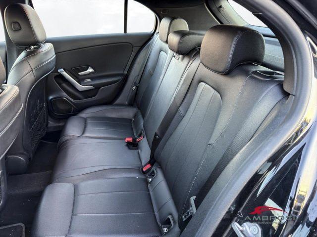 MERCEDES-BENZ A 180 180 d Business - PER OPERATORI DEL SETTORE