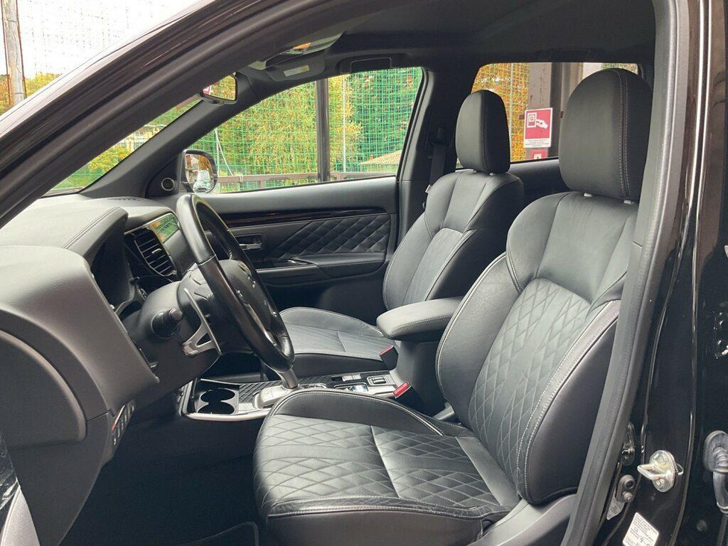 Mitsubishi Outlander 2.4 Mivec PHEV Diamond 4WD CVT