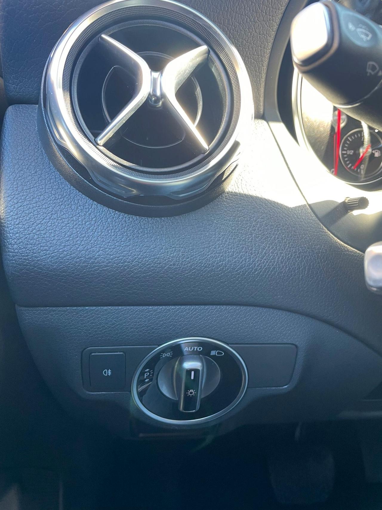 Mercedes-benz GLA 200 d Automatic Premium