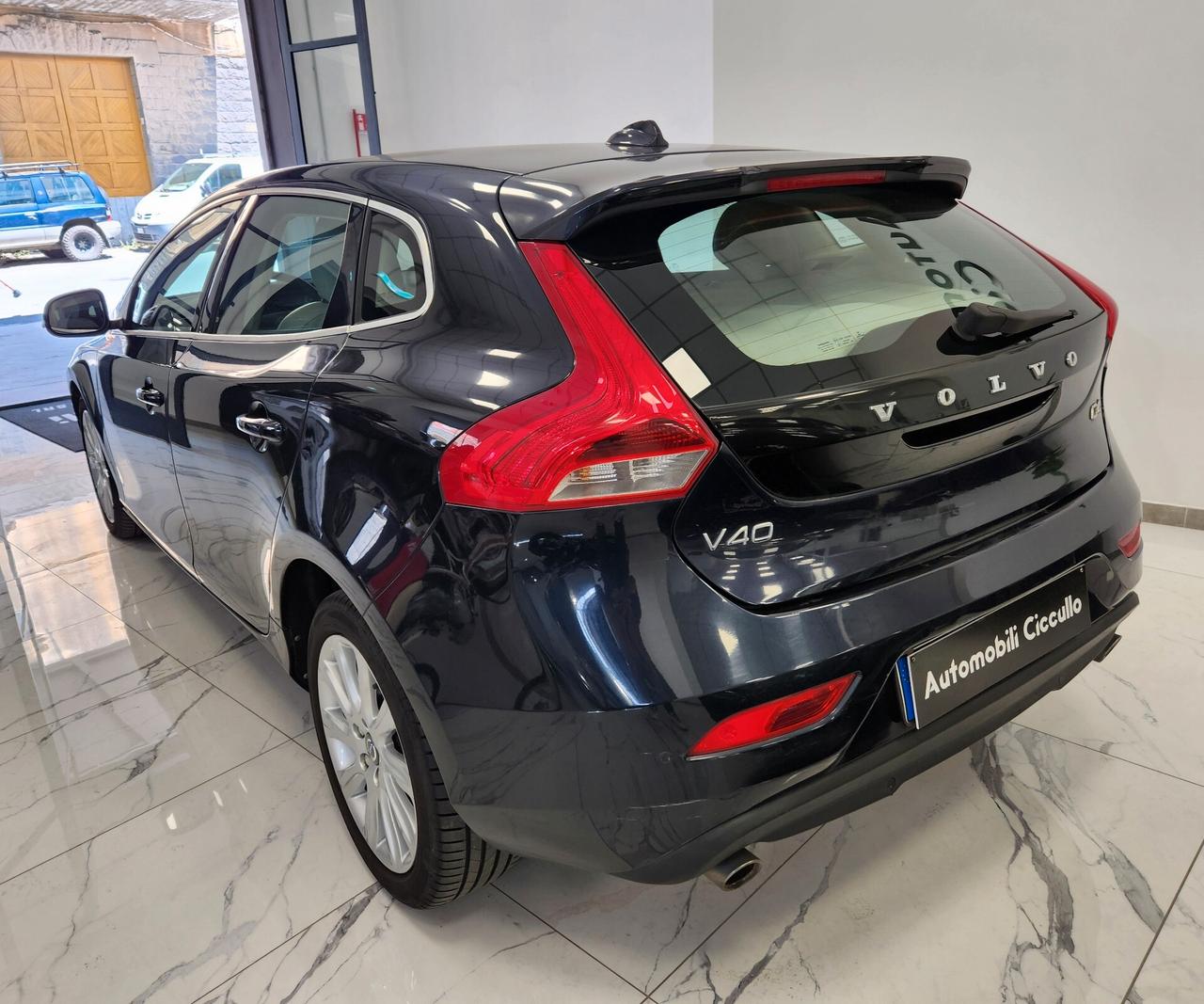 Volvo V40 D4 Geartronic R-design Kinetic