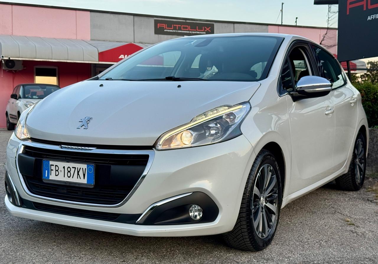 Peugeot 208 1.2i 82CV Allure 99.000Km NEOPATENTATI