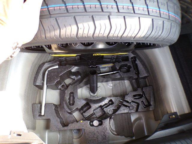 VOLKSWAGEN Taigo 1.0 TSI 115CV DSG R-Line Fari IQ Matrix, Tettino