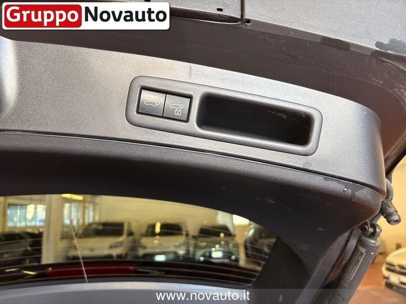 Lexus UX UX250H DESIGN 4WD