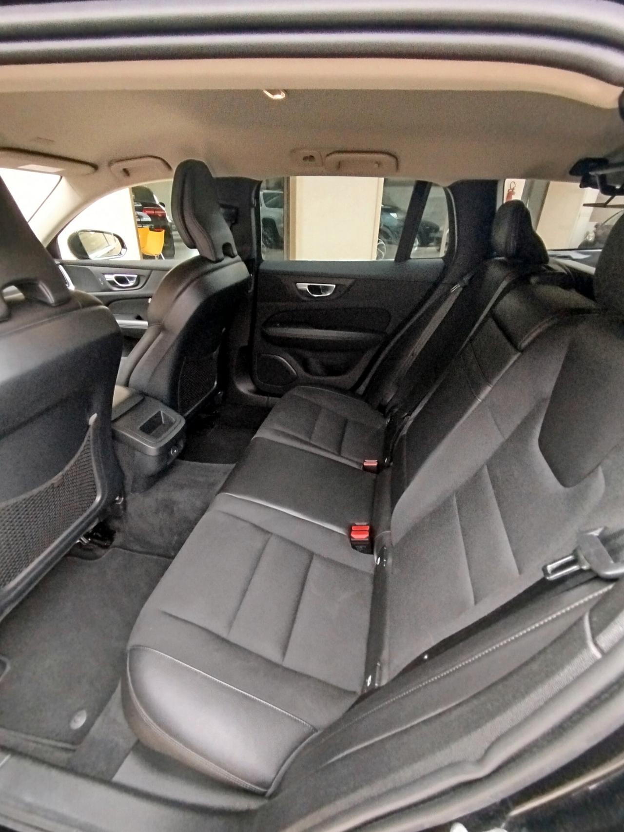 Volvo V60 B4 (d) Geartronic Momentum Business