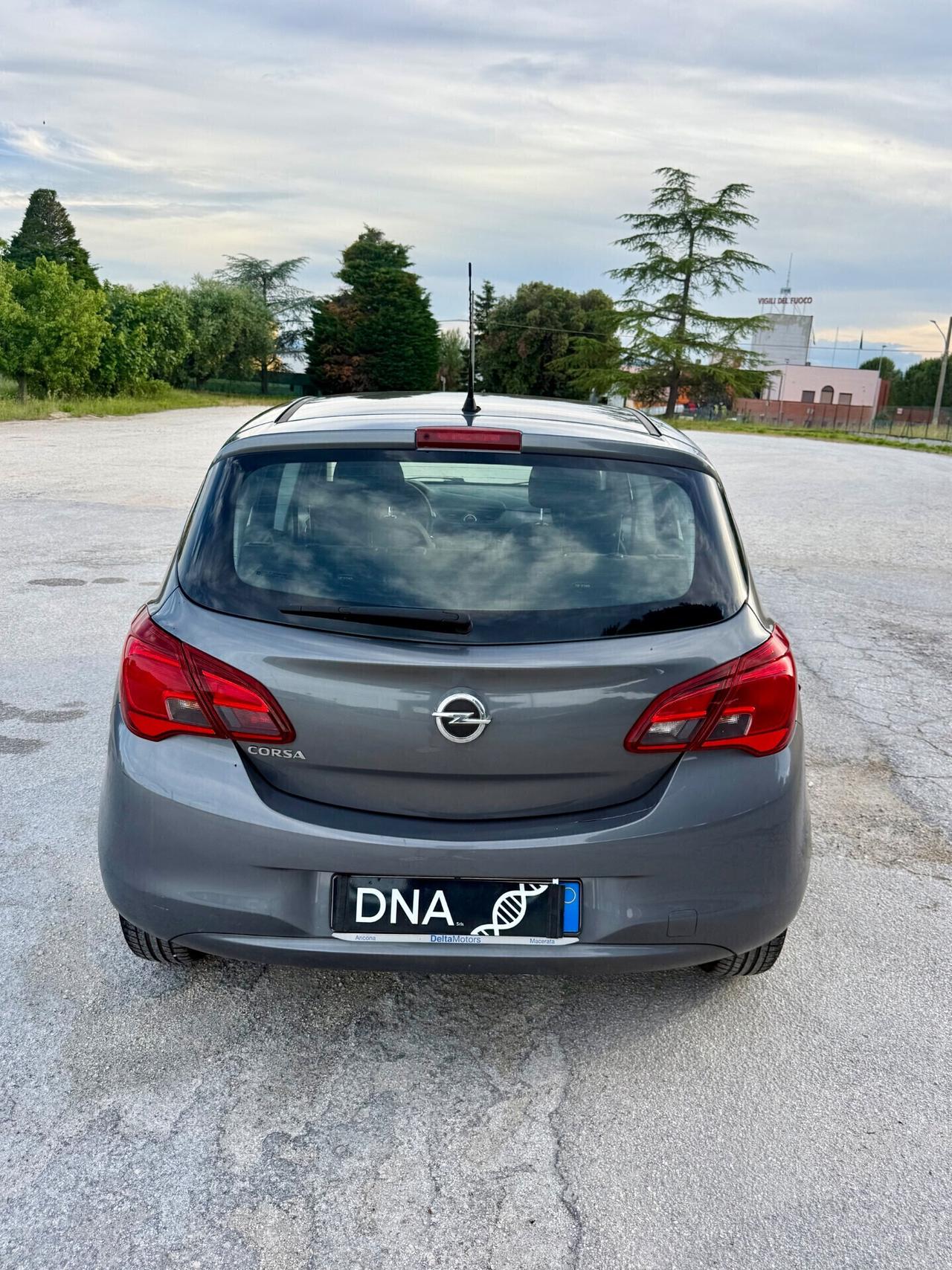 Opel Corsa Bi-fuel 1.4 GPL EURO6B Neopatentati