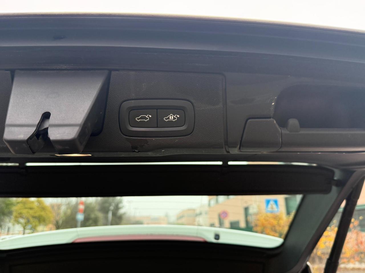 Volvo XC60 2.0 b4 R-design awd auto my20