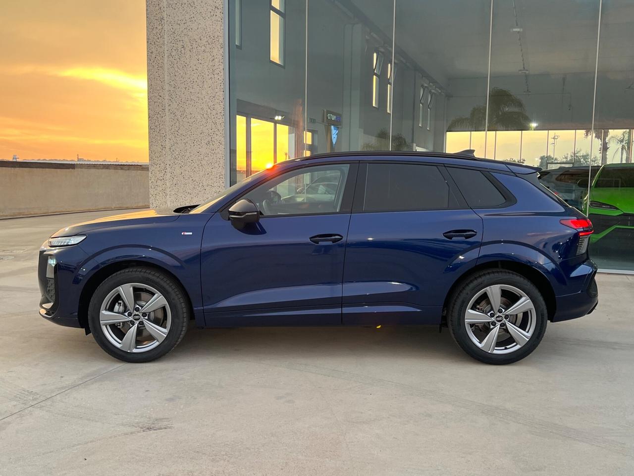 AUDI Q3 35 2.0 150CV tdi S line edition s-tronic - possibilità noleggio no scoring