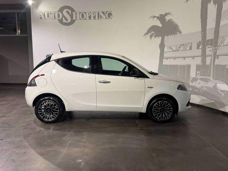 Lancia Ypsilon 3ª serie 1.0 FireFly 5 porte S&S Hybrid Platino