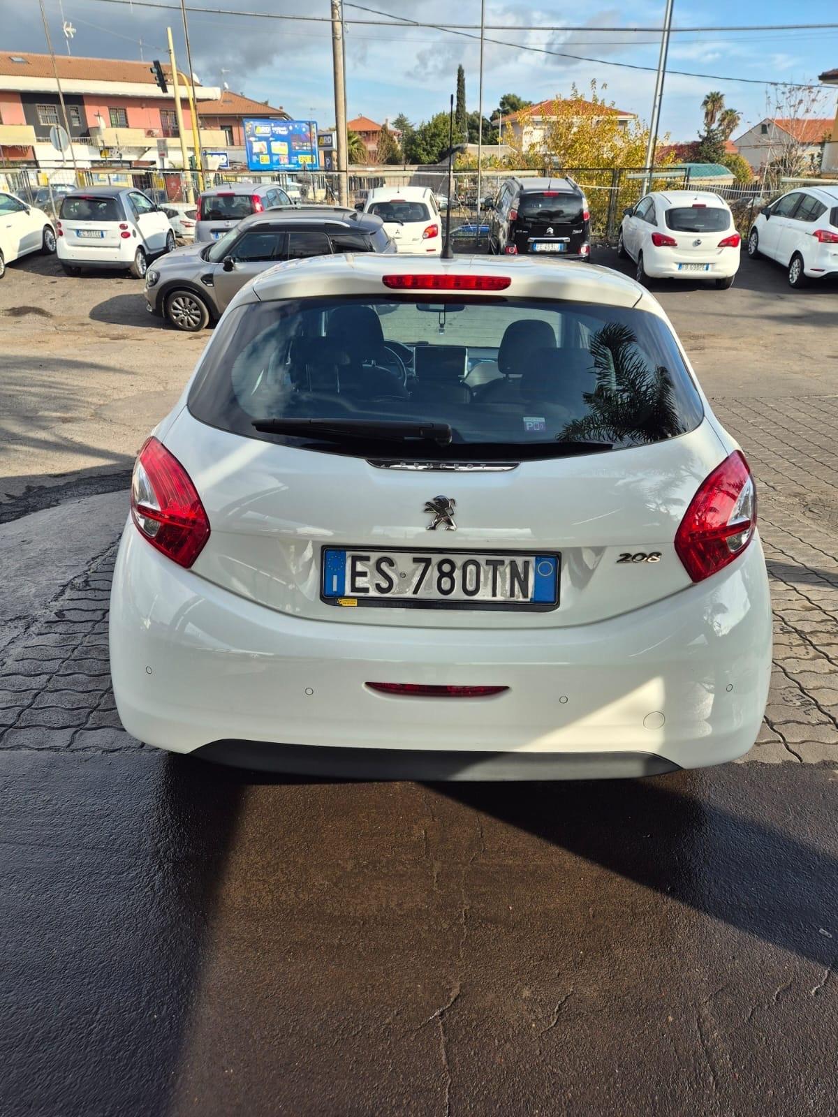 Peugeot 208 1.4 HDi 68 CV 5 porte Allure
