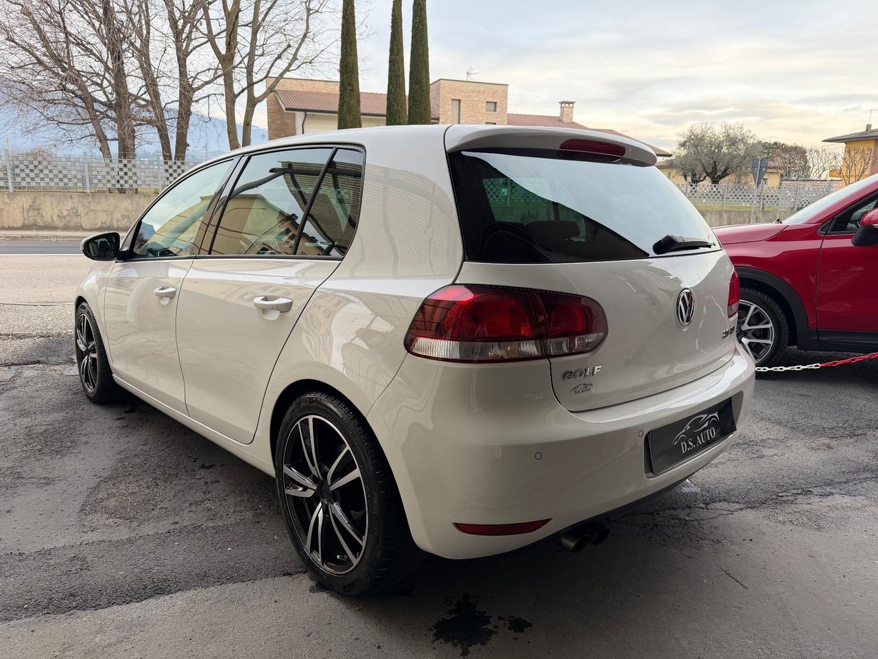 Volkswagen Golf 2.0 TDI 140CV Highline alcantara