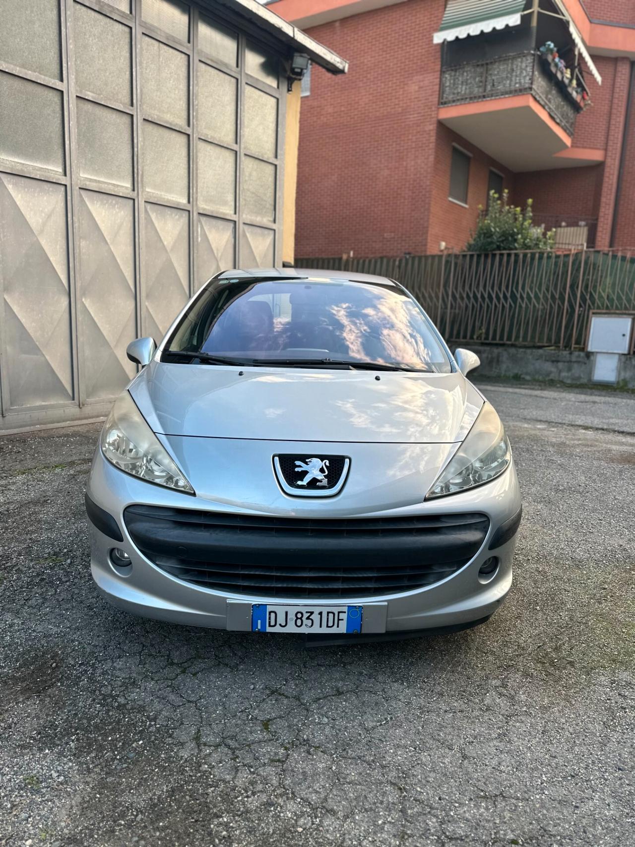 Peugeot 207 1.4 BENZINA