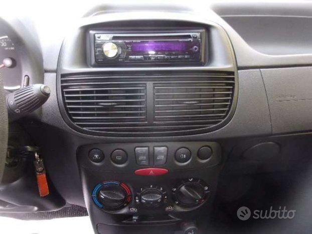 FIAT Punto 5p 1.2 Classic-SOLO 102.000 KM !!