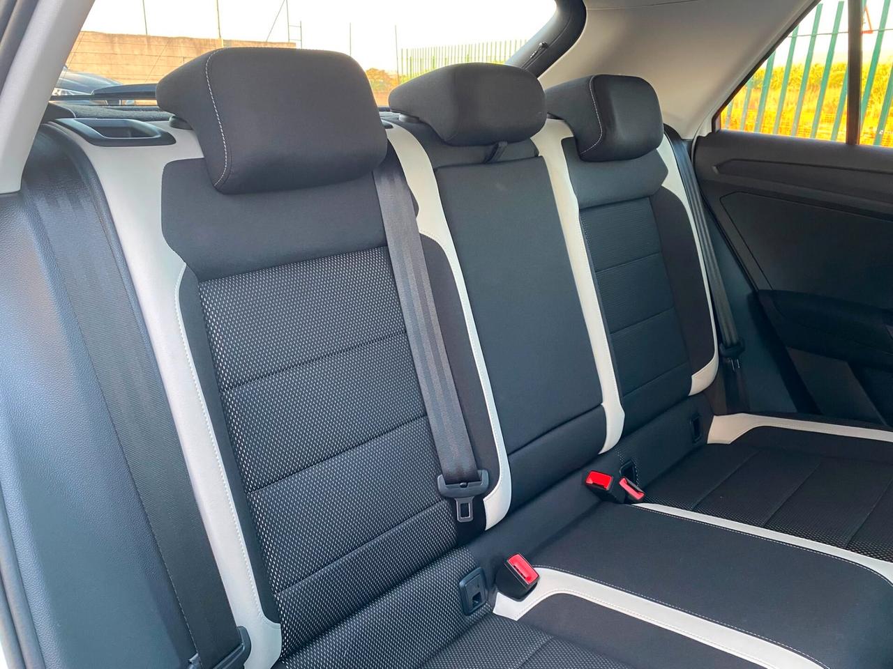 Volkswagen T-Roc 1.6 TDI SCR Advanced BlueMotion Technology