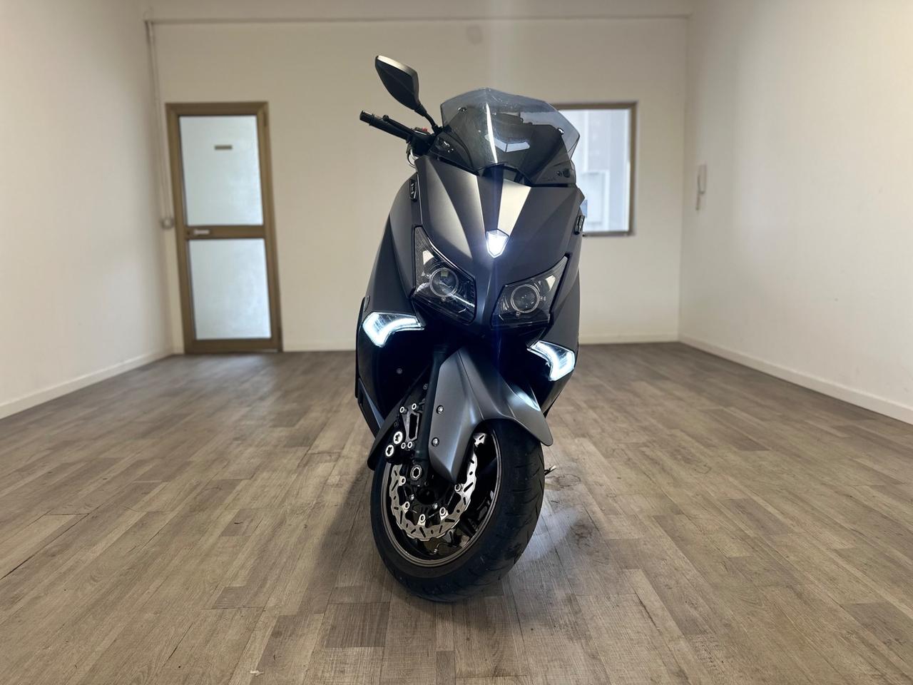 Yamaha TMAX 530 Iron Max SCARICO AKRAPOVIC