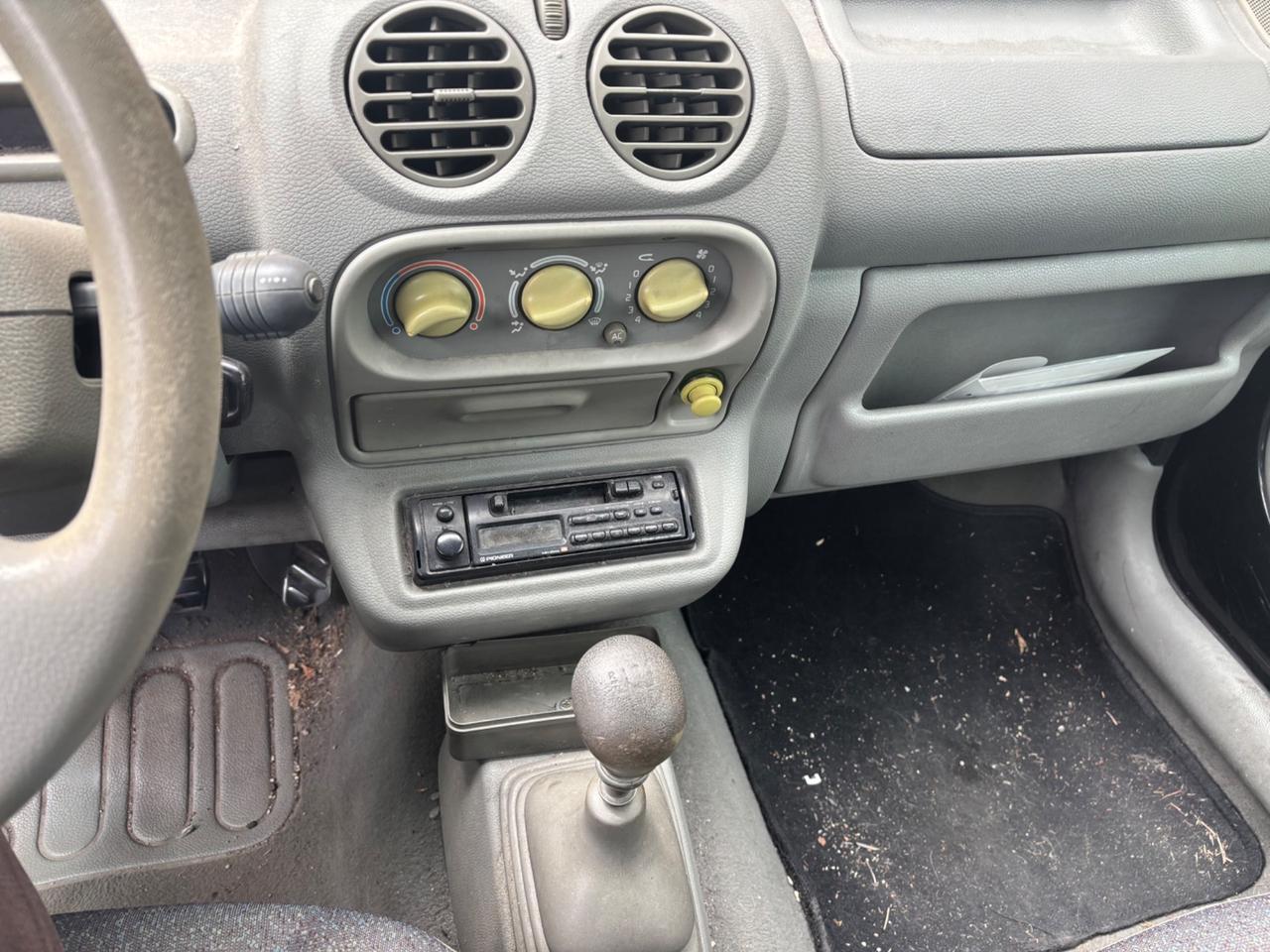 Renault Twingo 1.2i cat Ice ok neopatentati